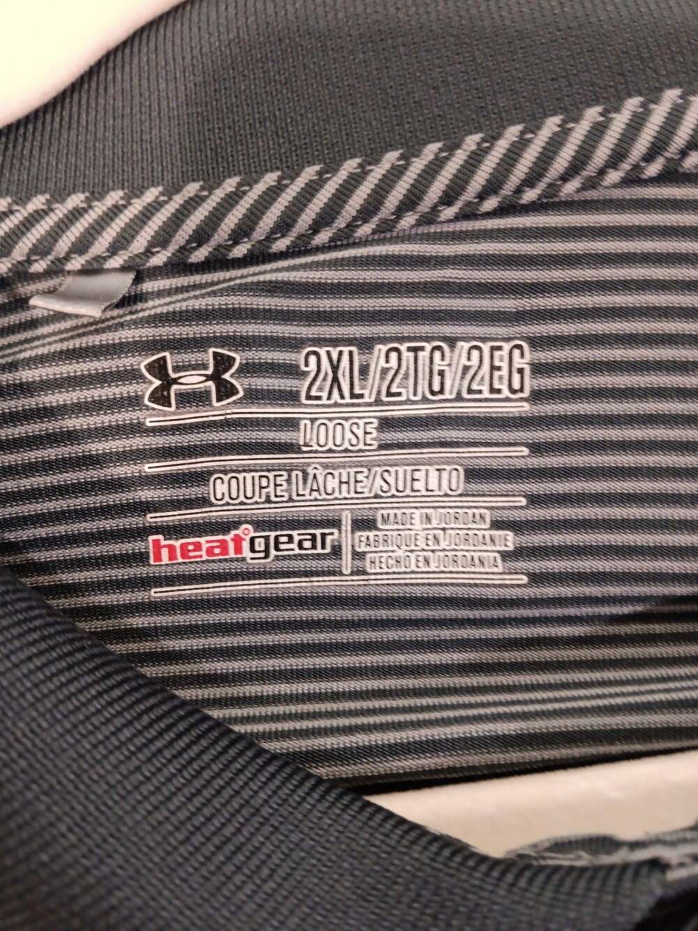Under Armour HeatGear Loose Fit Printed Performance Golf Polo Shirt - Picture 3 of 3